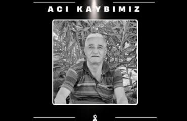 Siyah Beyaz Işıklı Geliyoruz Instagram Gönderisi (360 x 250 piksel)